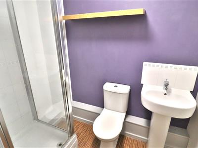 SHOWER ROOM/W.C